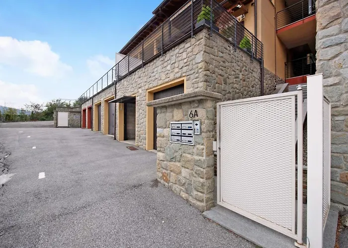 Casa *